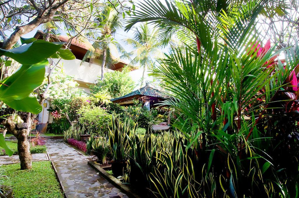 Kusnadi Hotel Legian Exteriér fotografie