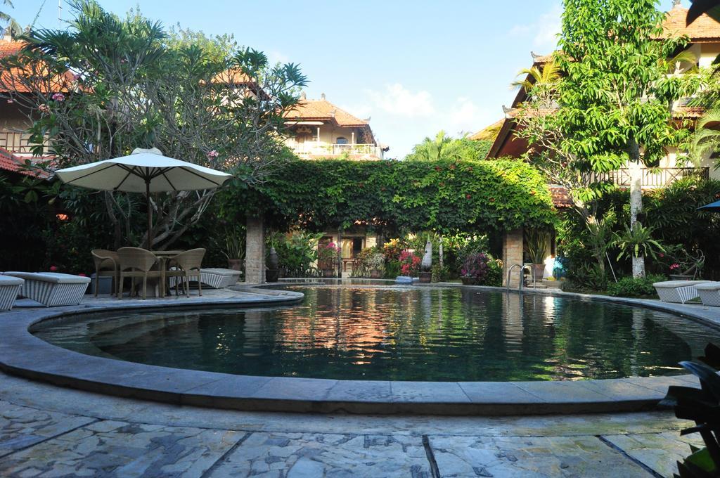 Kusnadi Hotel Legian Exteriér fotografie
