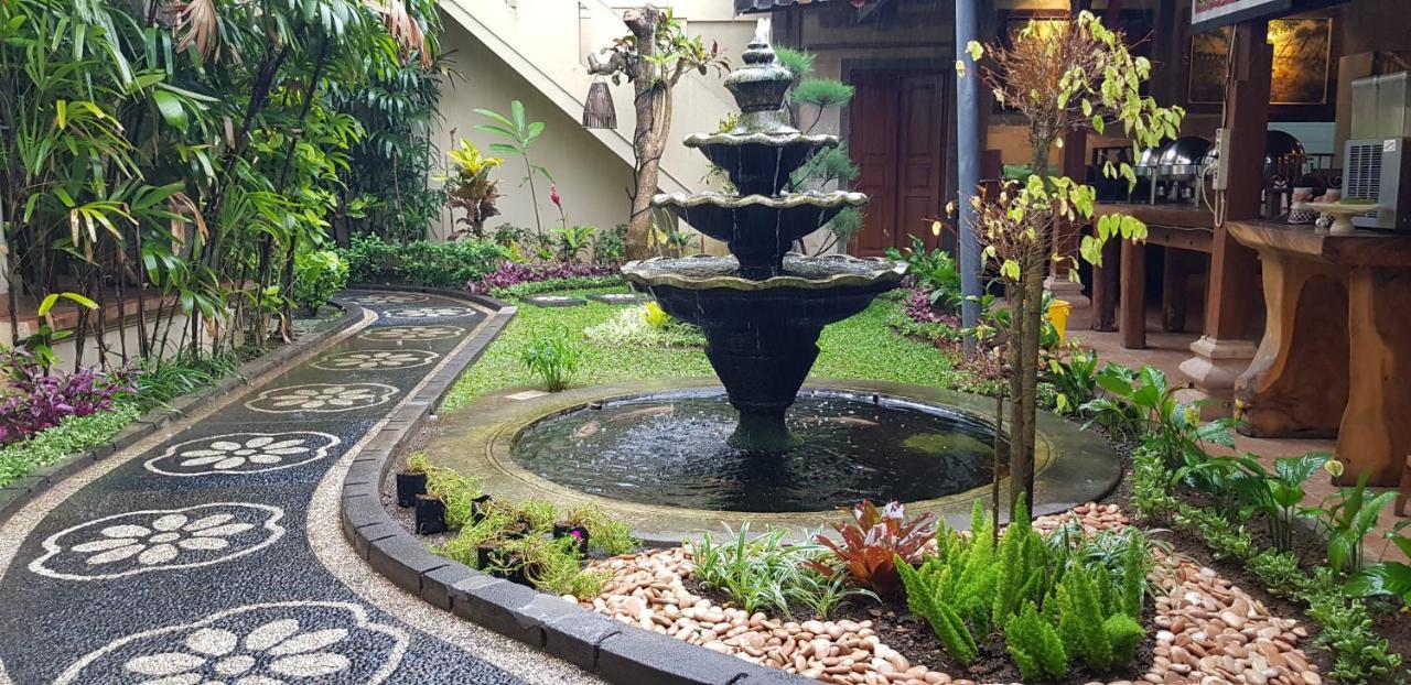 Kusnadi Hotel Legian Exteriér fotografie