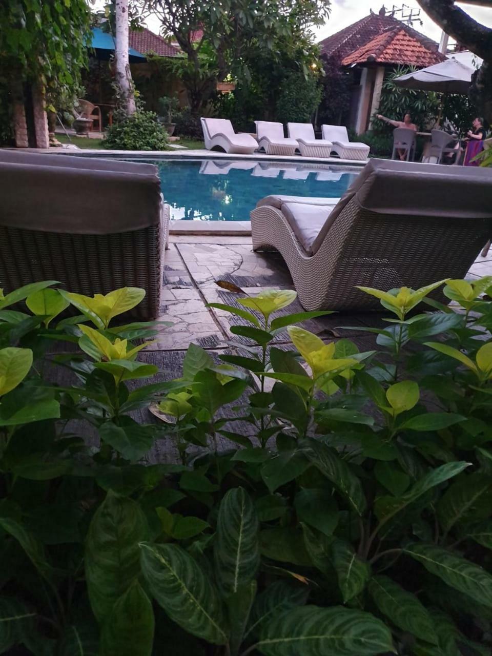 Kusnadi Hotel Legian Exteriér fotografie