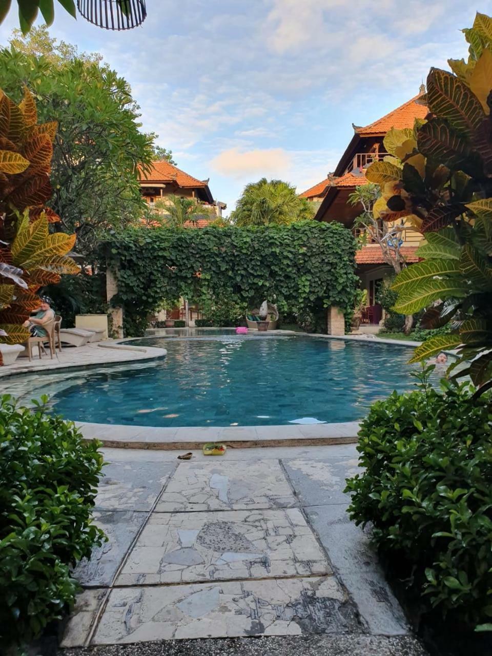 Kusnadi Hotel Legian Exteriér fotografie
